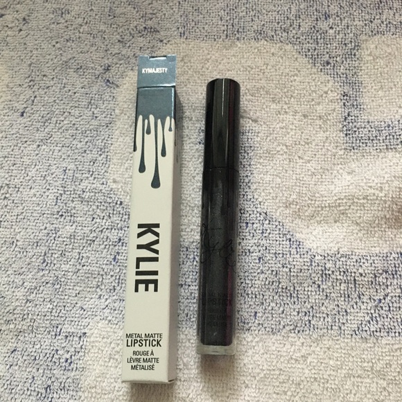 Kylie Cosmetics Kymajesty matte lipstick - Picture 5 of 5
